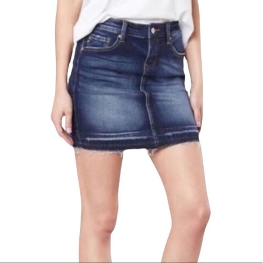 KanCan‎ Frayed Hem Denim Skirt Size 11/29 Dark wash